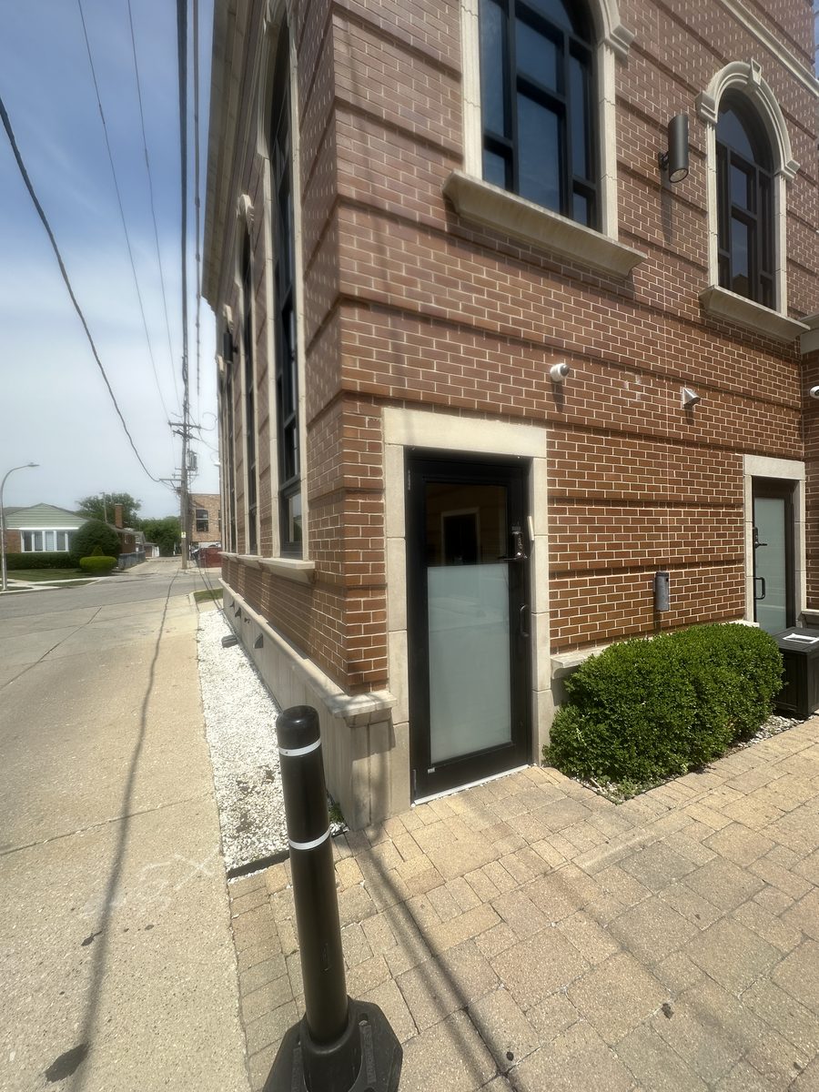 Kelim mikva — building exterior